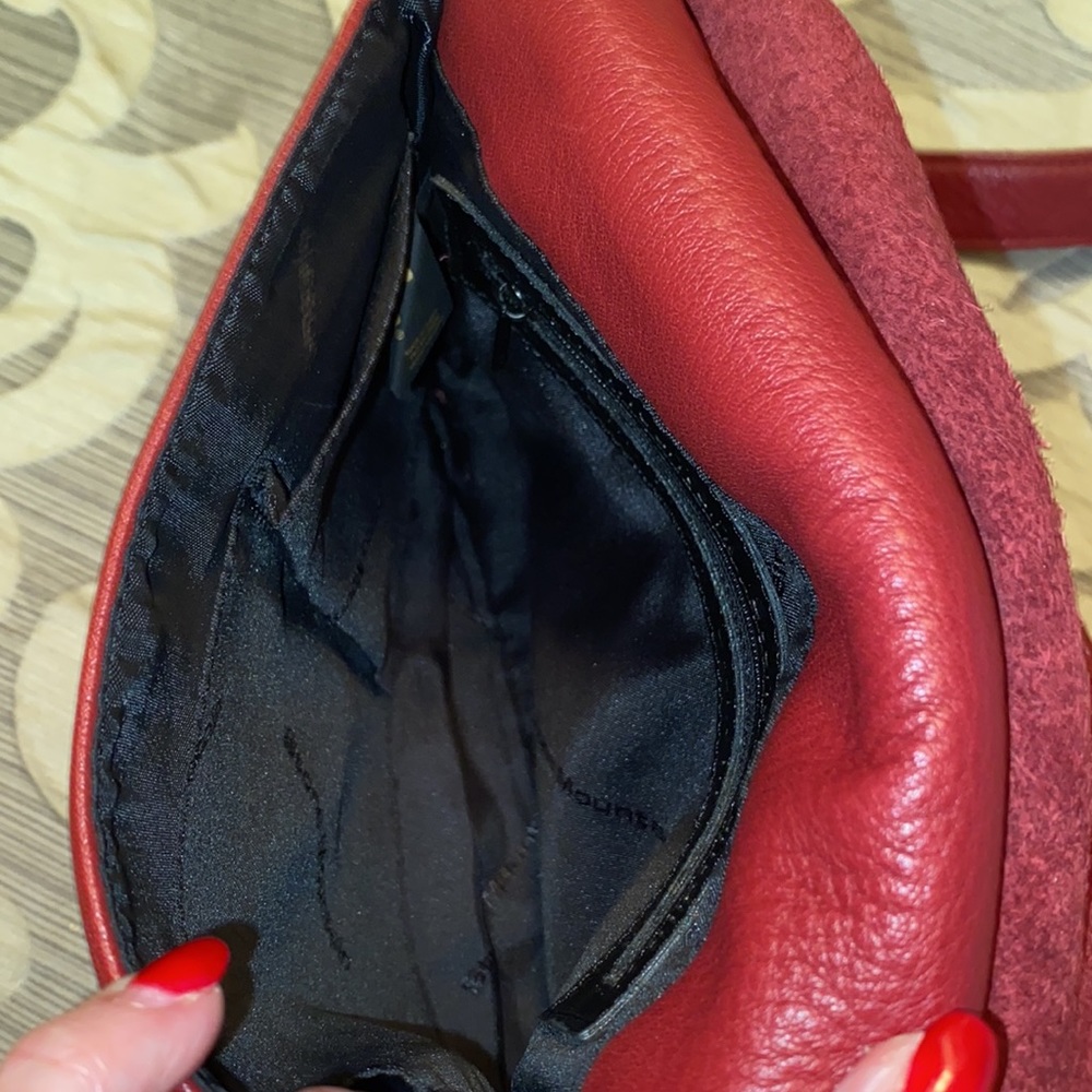 EUC Stone Mountain Crossbody bag. - Picture 6 of 13
